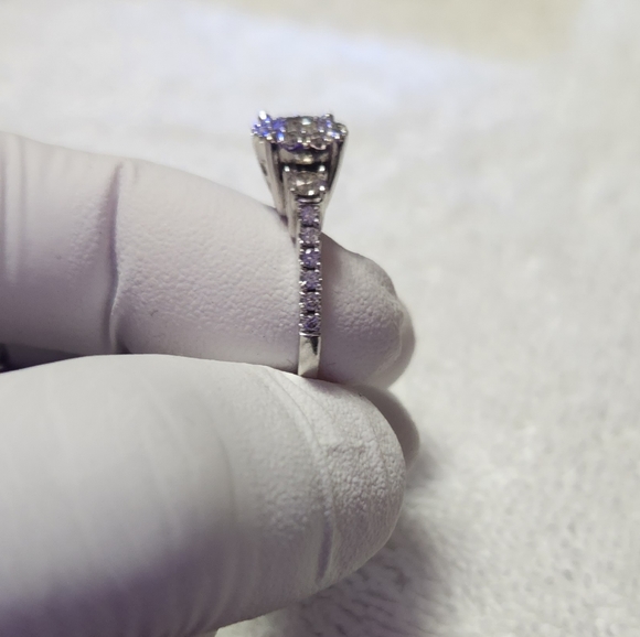 Diamond Ring - Picture 4 of 7